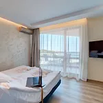 Aparthotel Beachfront Smart Homes By Marty's