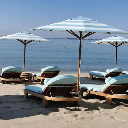 Apartmanhotel Beachfront Smart Homes By Marty's 4*