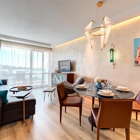 Beachfront Smart Homes By Marty's 4* Napospart