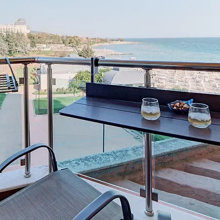 Beachfront Smart Homes By Marty's 4* Napospart