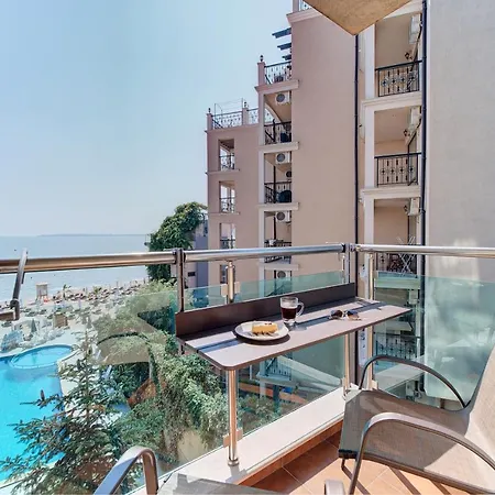 Beachfront Smart Homes By Marty's Slăntjev Brjag