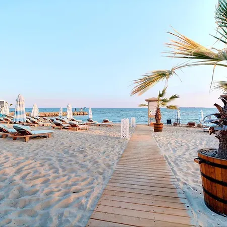 Beachfront Smart Homes By Marty's Lägenhetshotell Slăntjev Brjag