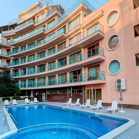 Beachfront Smart Homes By Marty's Lägenhetshotell Slăntjev Brjag