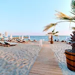 Beachfront Smart Homes By Marty's Lägenhetshotell Slăntjev Brjag