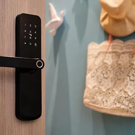 Aparthotel Beachfront Smart Homes By Marty's *
